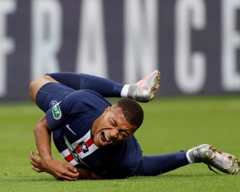 إصابة مبابي ترجح غيابه عن باريس سان جيرمان ضد ريال مدريد