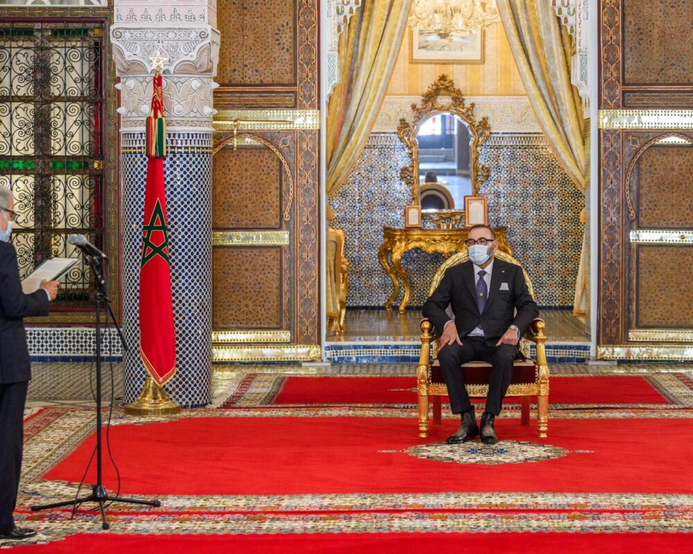 Sa Majesté le Roi Mohammed VI reçoit, au Palais Royal de Fès, M. Abdellatif Jouahri, Wali Bank Al-Maghrib
