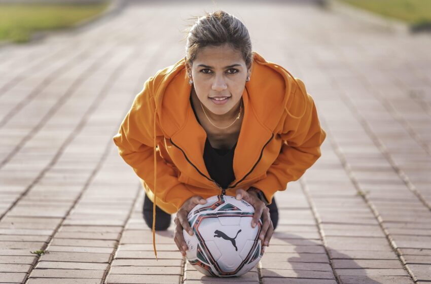 غزلان شباك تتنافس على جائزة لاعبة السنة في إفريقيا