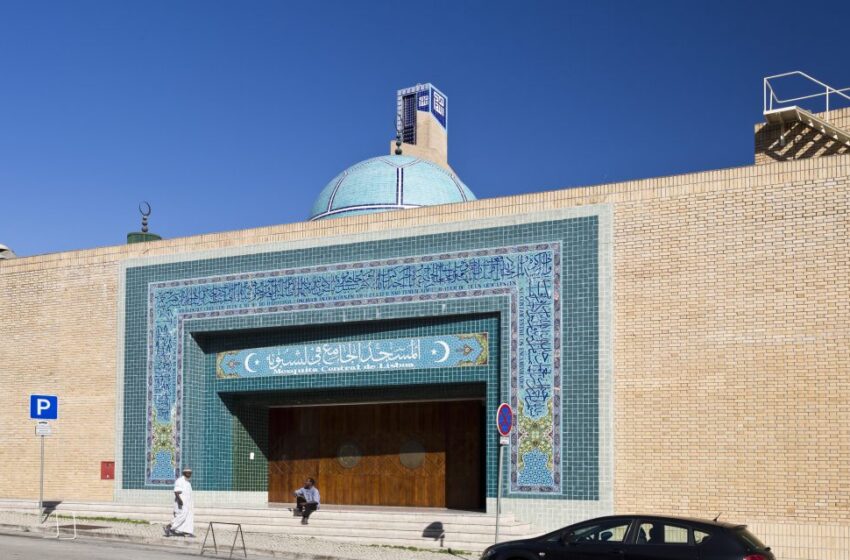 نفحات روحانية وعادات رمضانية أصيلة تطبع الشهر الفضيل لدى مغاربة البرتغال