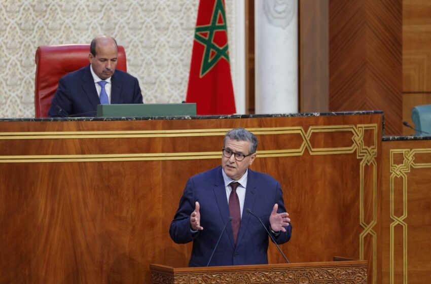 أخنوش: زيادات الأجور مكلفة للميزانية لكن الفئات المستفيدة تستحق الإنصاف