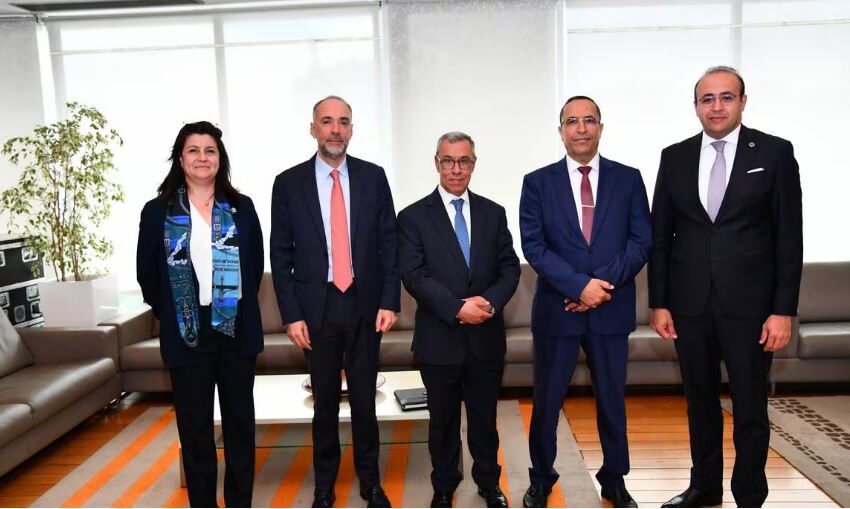 البنك الإفريقي للتنمية والبنك الشعبي يوقعان اتفاقا لتقاسم المخاطر