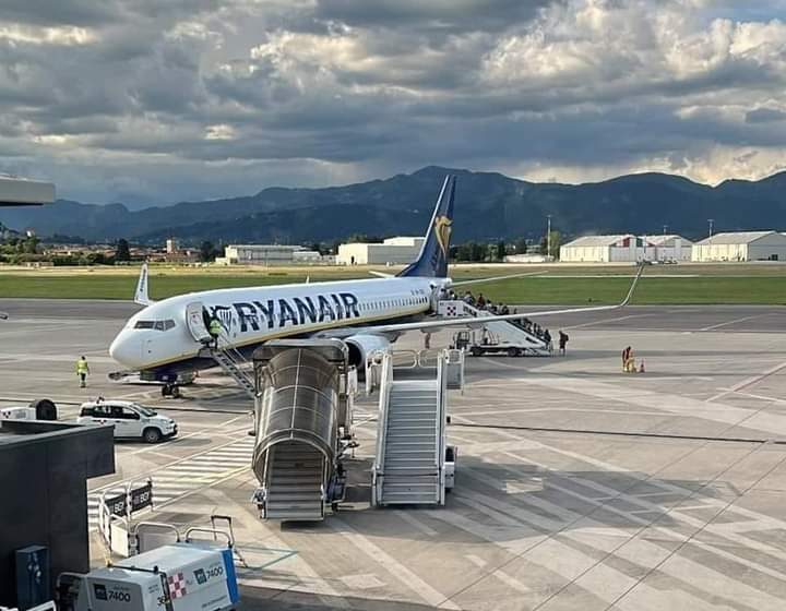 مطار بني ملال يستقبل أول طائرة ضمن رحلاته الجوية الدولية