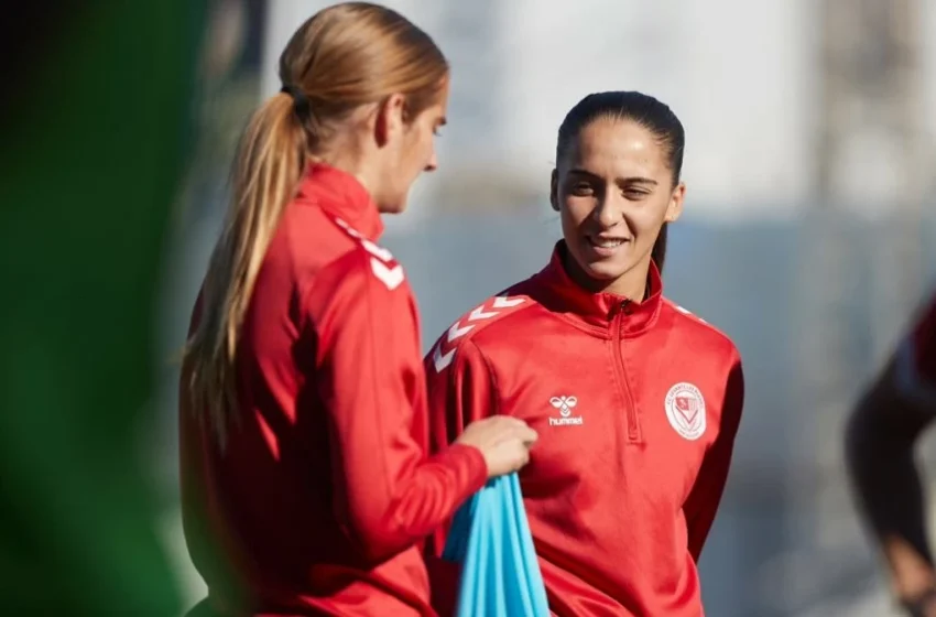 أنيسة لحماري توقع لنادي ليفانتي