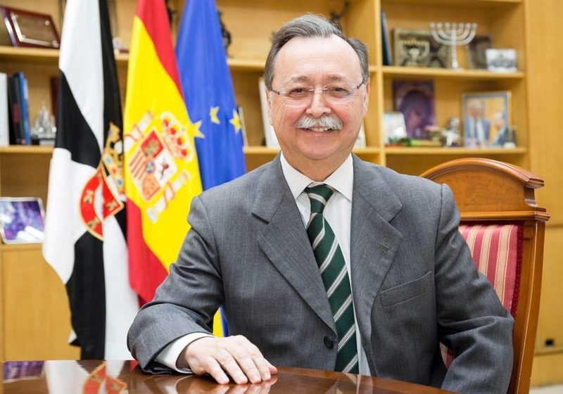 بسبب المهاجرين القاصرين…حاكم سبتة يدق ناقوس الخطر