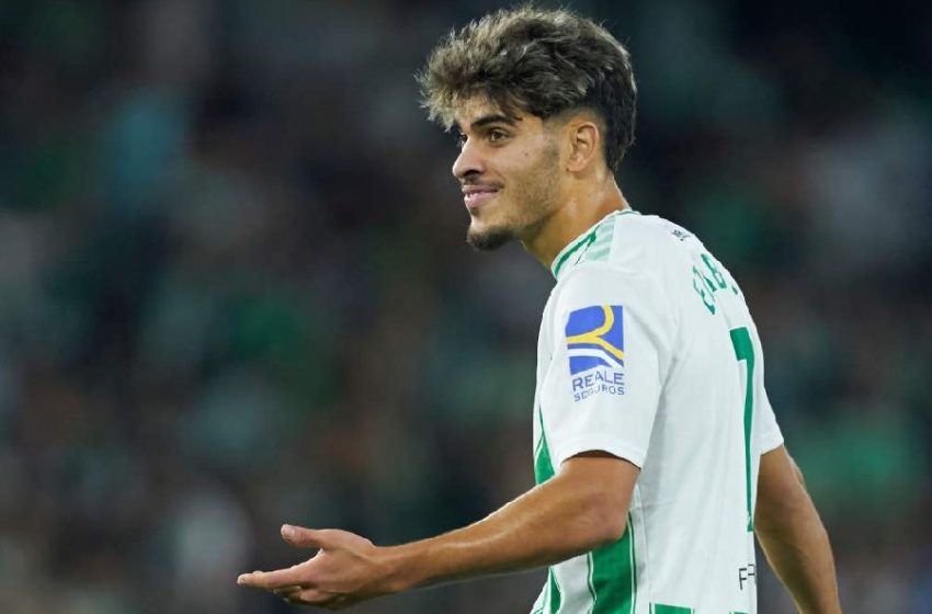 الزلزولي يقود ريال بيتيس للفوز على فيورنتينا في دوري المؤتمر الأوروبي